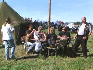 camp2.jpg (13292 bytes)